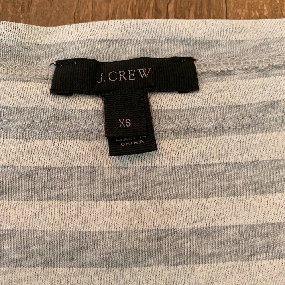 🎃J.Crew Light Gray + White Stripe 3/4 Sleeve Top - Picture 5 of 5